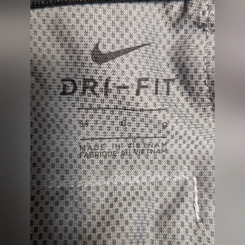 Men's Nike Golf Shorts 34 Gray Solid Chino Golfing Tour Performance Dri Fit